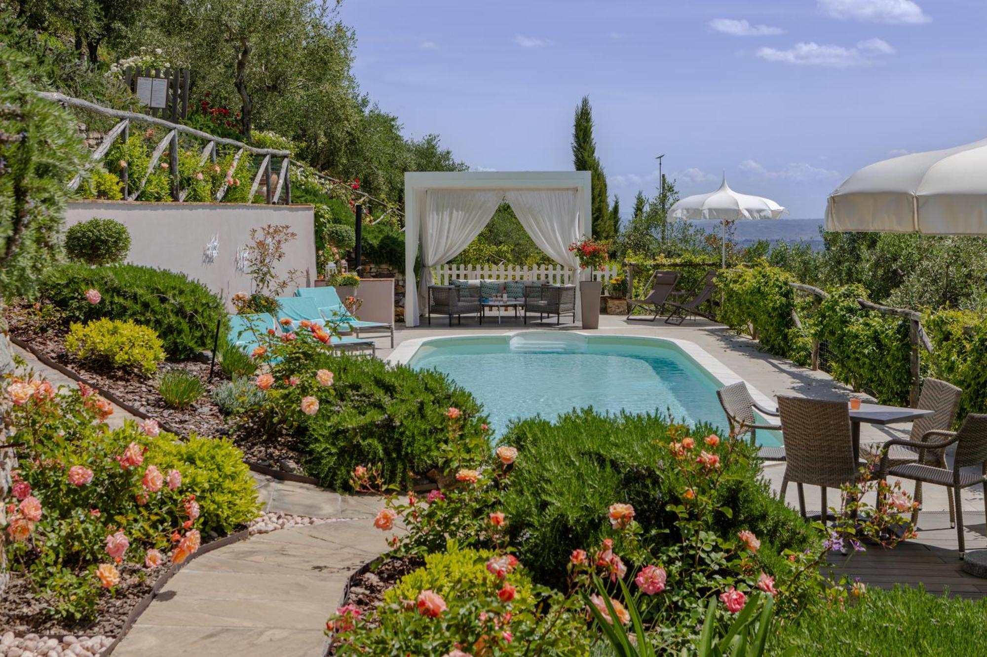 Villa sii felice Buti Exteriör bild
