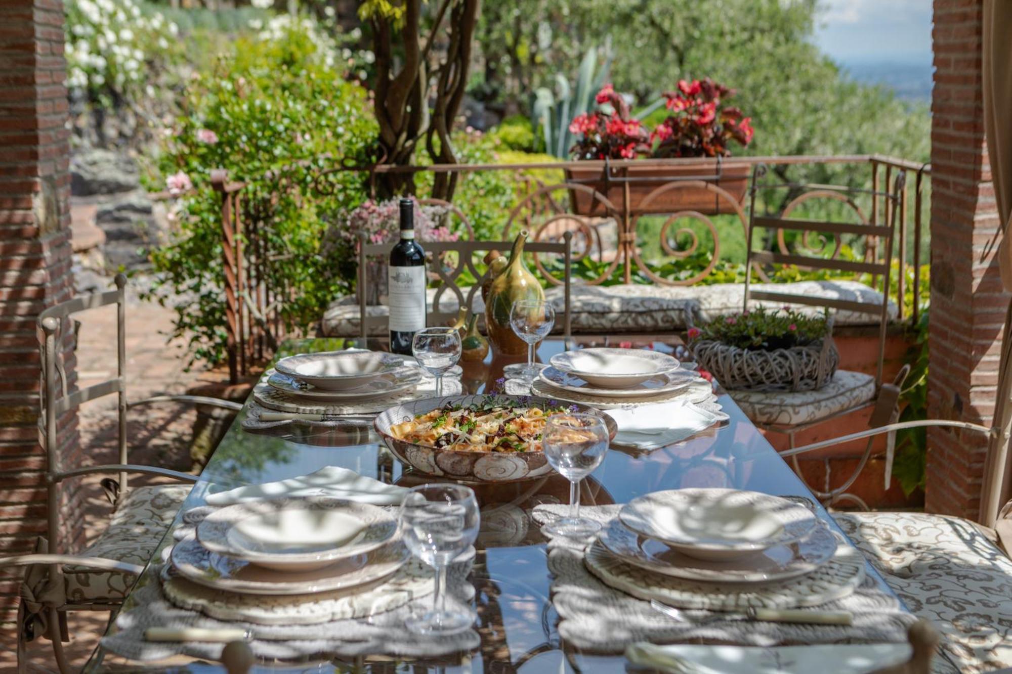 Villa sii felice Buti Exteriör bild
