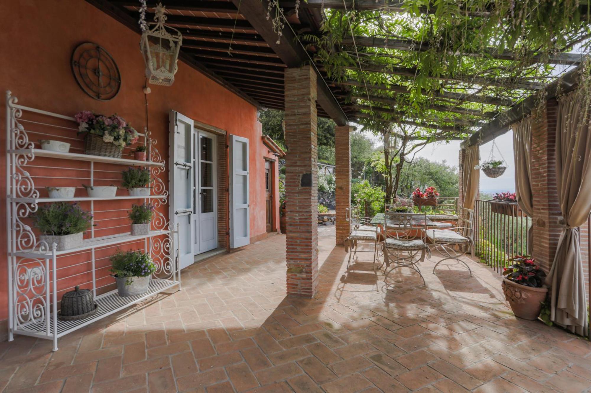 Villa sii felice Buti Exteriör bild