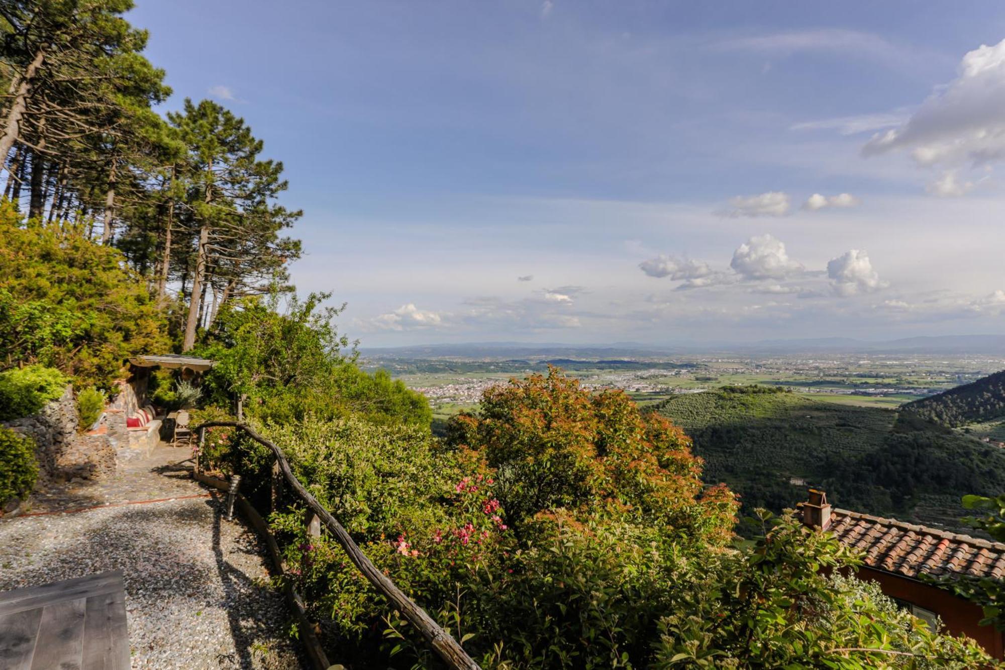 Villa sii felice Buti Exteriör bild